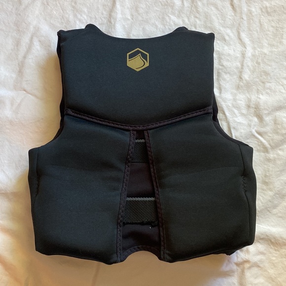 Hudson Liquid Force Wakeboarding Jacket - Picture 3 of 5